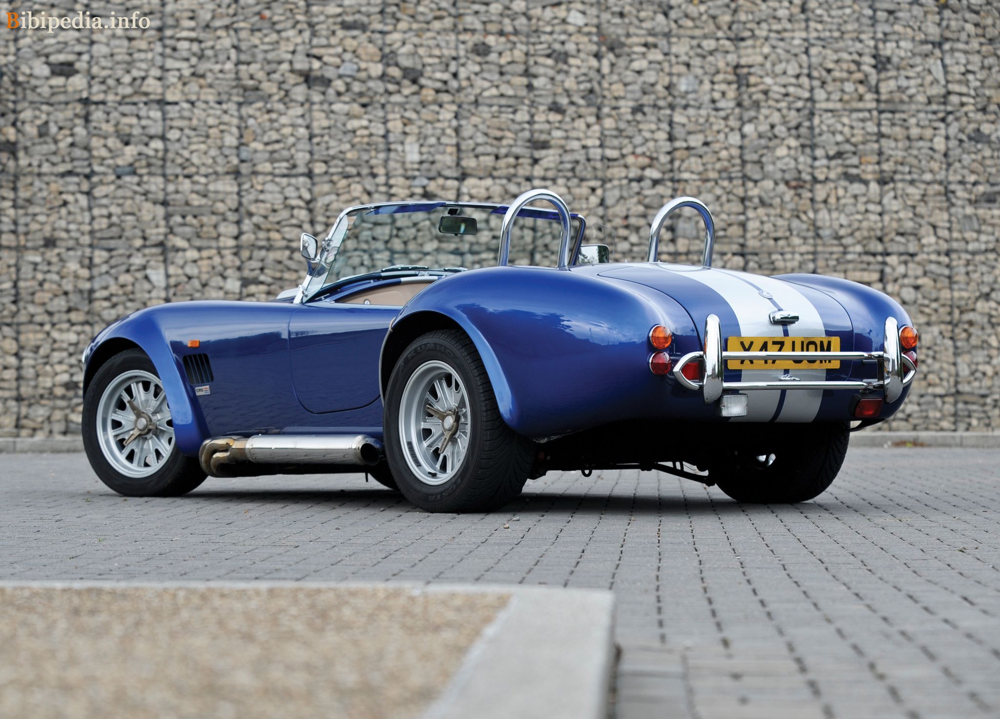 AC Cobra 4.9 V8 370 KM - dane techniczne, wymiary, spalanie i opinie
