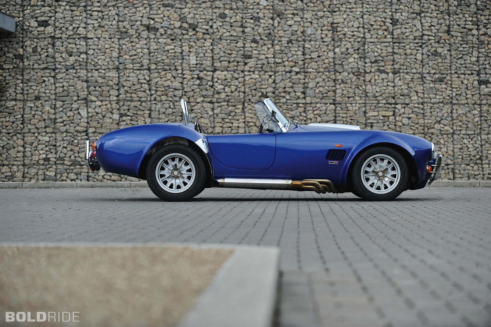 AC Cobra  5.0 V8 354 KM - dane techniczne, wymiary, spalanie i opinie