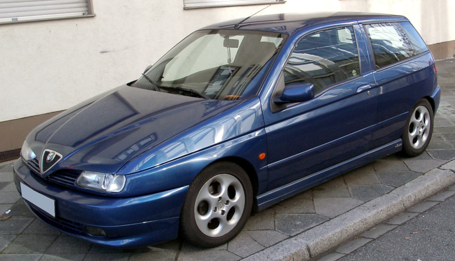 Alfa-Romeo 145 1.9 JTD (105Hp) - dane techniczne, wymiary, spalanie i opinie