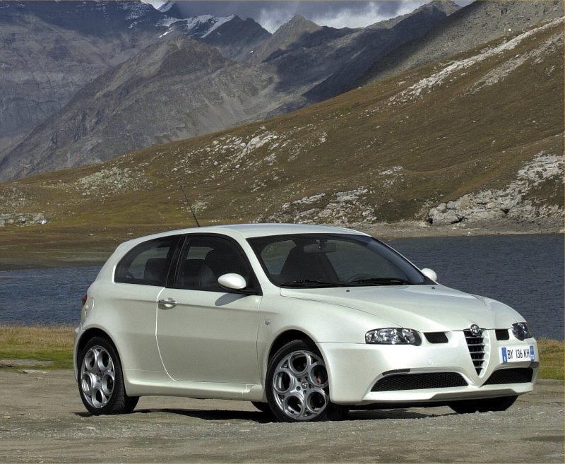 Alfa-Romeo 147  3.2i V6 250KM - dane techniczne, wymiary, spalanie i opinie