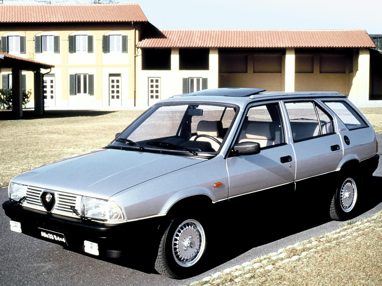 Alfa-Romeo 33  1.5i (105Hp) 4WD - dane techniczne, wymiary, spalanie i opinie