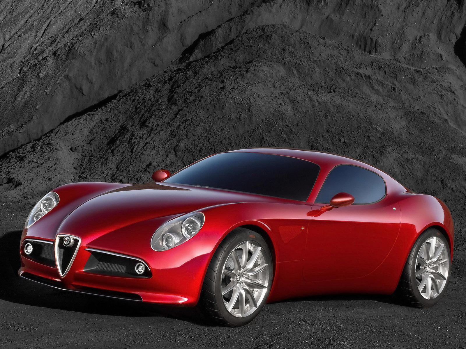 Alfa-Romeo 8C-Competizione 4.7i V8 32V Sedan - dane techniczne ...