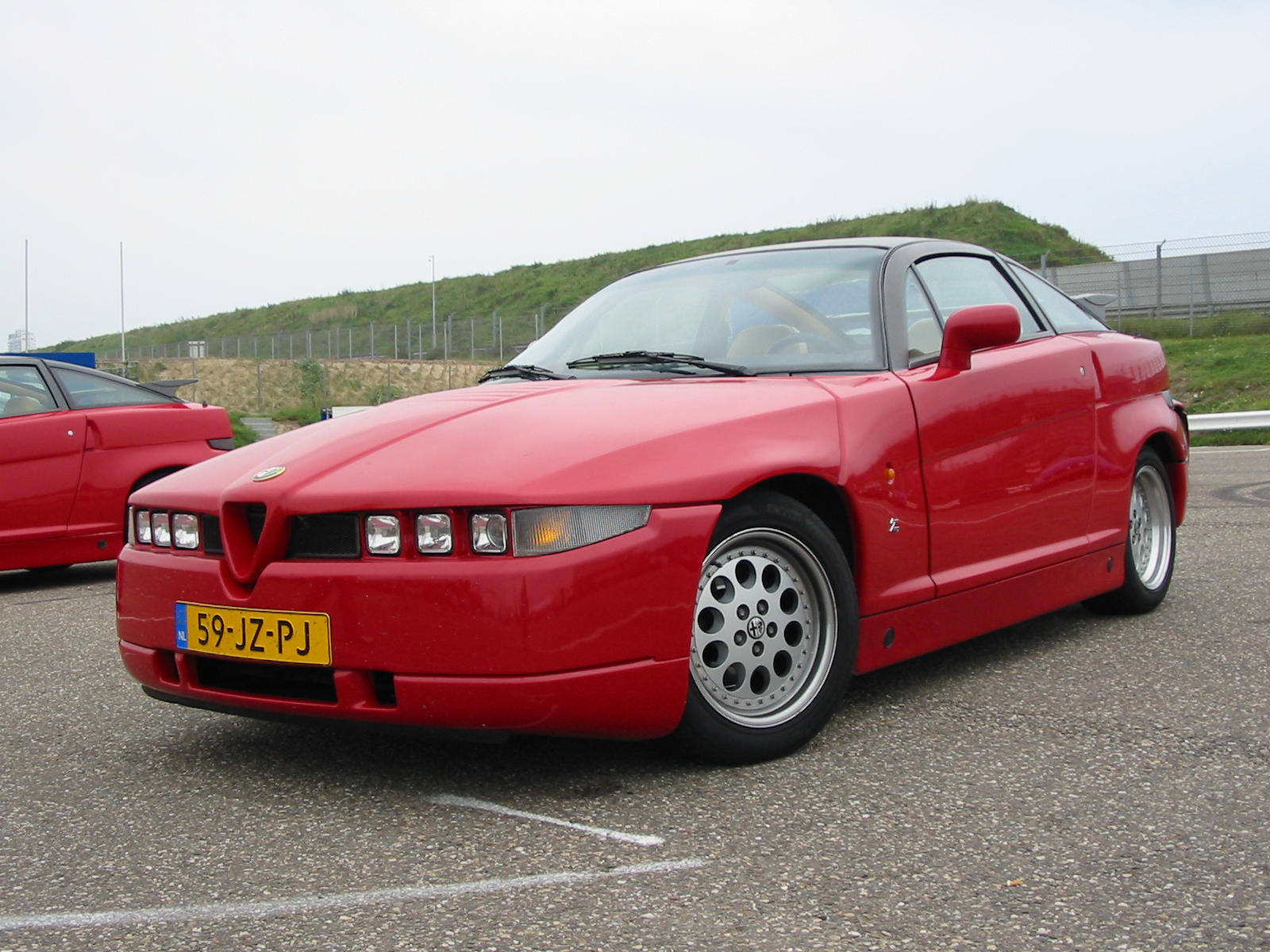 Alfa-Romeo SZ  3.0 V6 Zagato 207 KM - dane techniczne, wymiary, spalanie i opinie