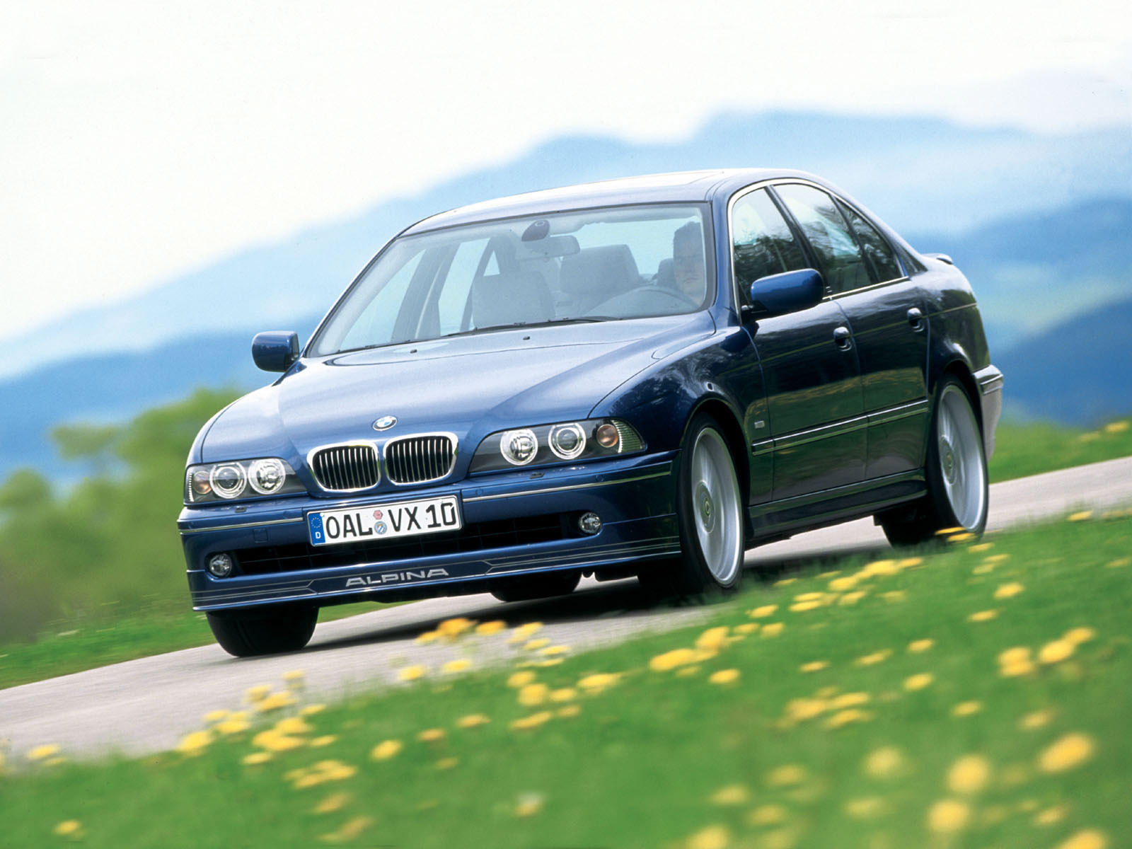 Alpina B10  3.3 i 24V 280 KM - dane techniczne, wymiary, spalanie i opinie