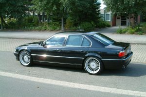 Alpina B12 5.0 i V12 350 KM Coupe