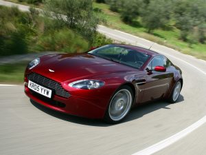 Aston-Martin V8  4.3 i V8 32V 385 Coupe