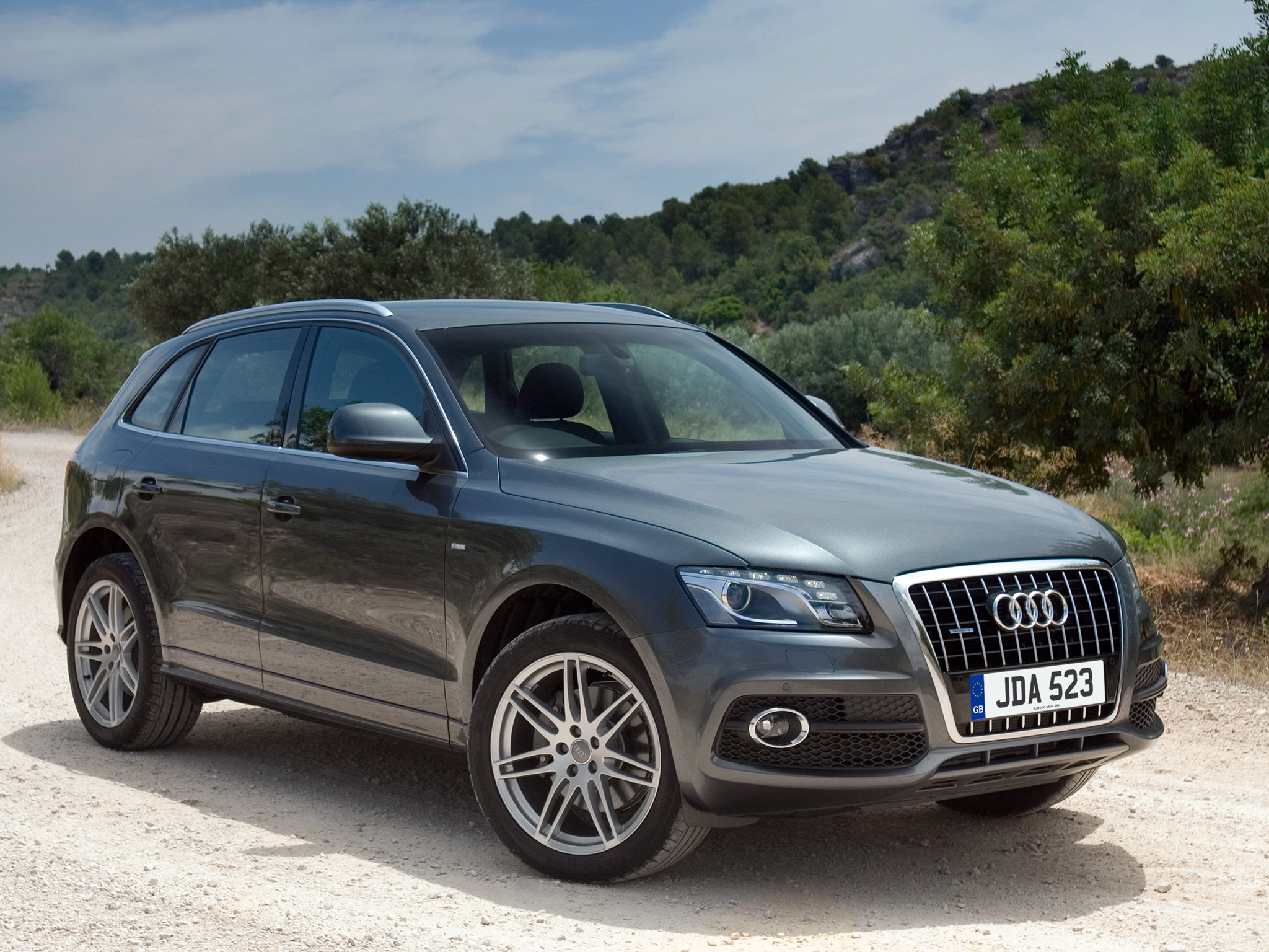 Audi Q5 2.0 AMT (252 HP 4x4) - dane techniczne, wymiary, spalanie i opinie