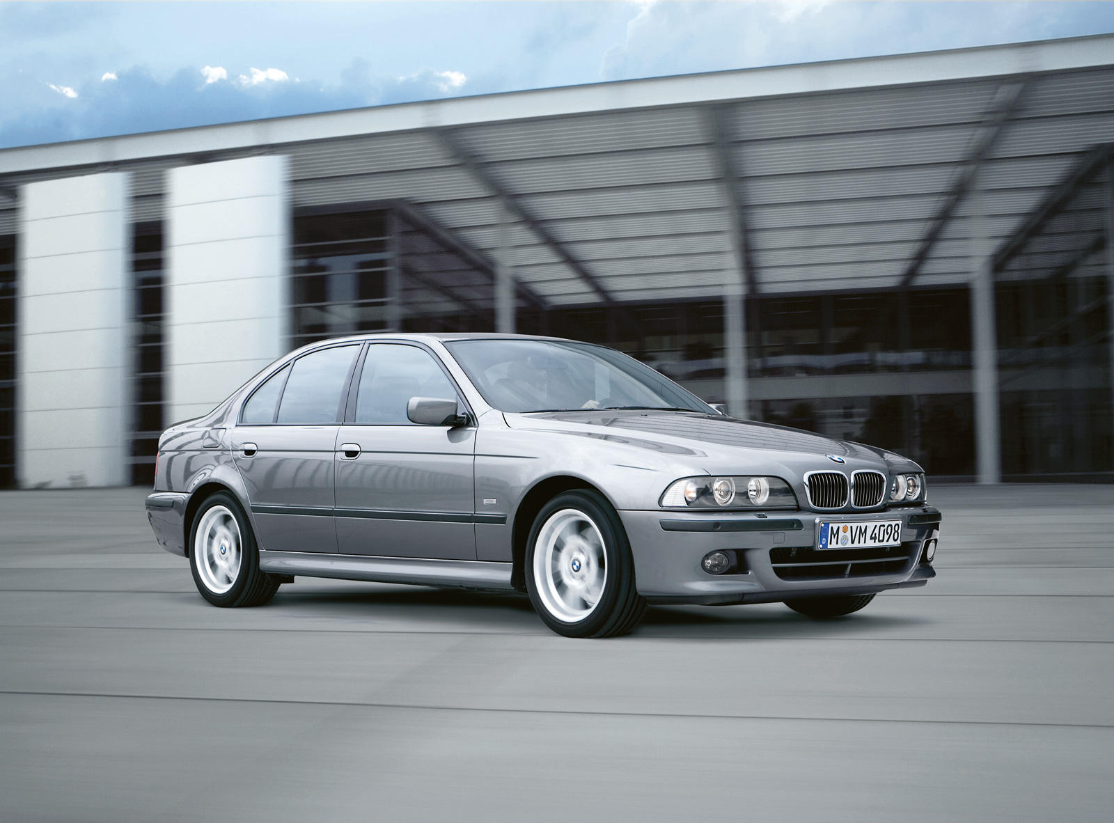BMW 5er  525 d 163 KM - dane techniczne, wymiary, spalanie i opinie