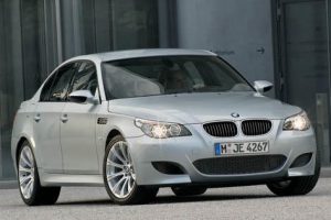 BMW M  5.0 i V10 507 KM Coupe