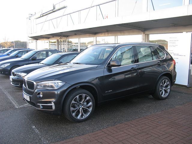 BMW X5  30d 3.0d AT (249 HP) 4WD - dane techniczne, wymiary, spalanie i opinie