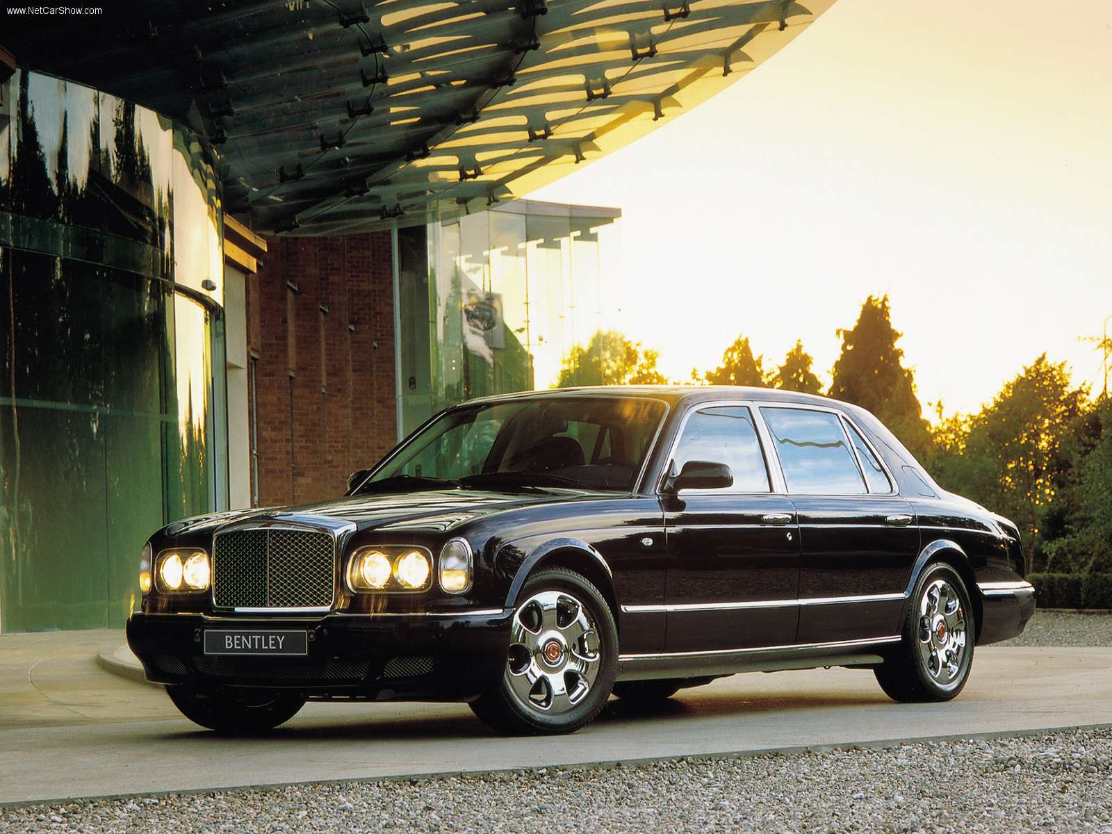 Bentley Arnage  6.8 V8 405 KM - dane techniczne, wymiary, spalanie i opinie