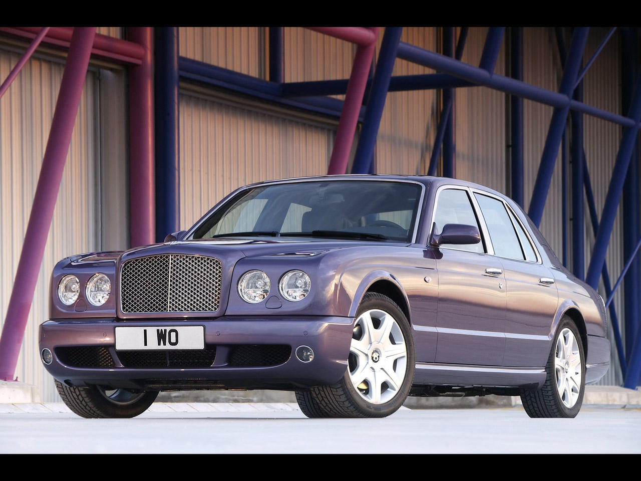 Bentley Arnage  6.75 i V8 Biturbo 457 KM - dane techniczne, wymiary, spalanie i opinie