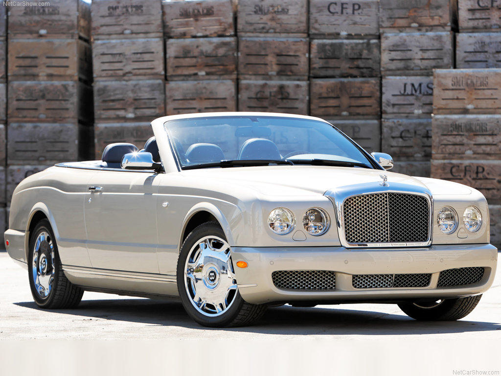 Bentley Azure  6.7 i V8 426 KM - dane techniczne, wymiary, spalanie i opinie