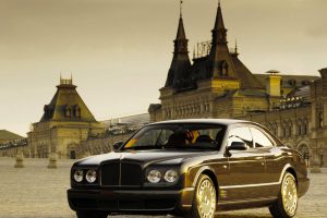 Bentley Brooklands 6.75 i V8 Biturbo 537 KM Sedan