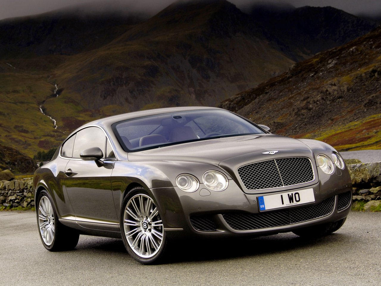 Bentley Continental  6.0 W12 610 KM - dane techniczne, wymiary, spalanie i opinie