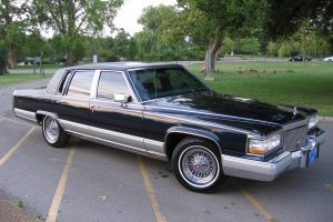 Cadillac Brougham  5.0 i V8 173 KM Sedan