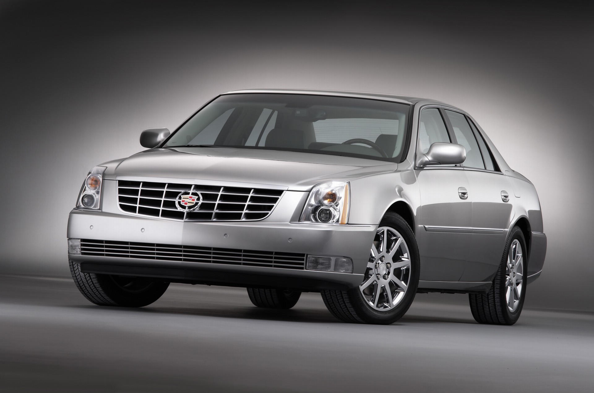 Cadillac DTS  4.6 i V8 32V 279 KM - dane techniczne, wymiary, spalanie i opinie