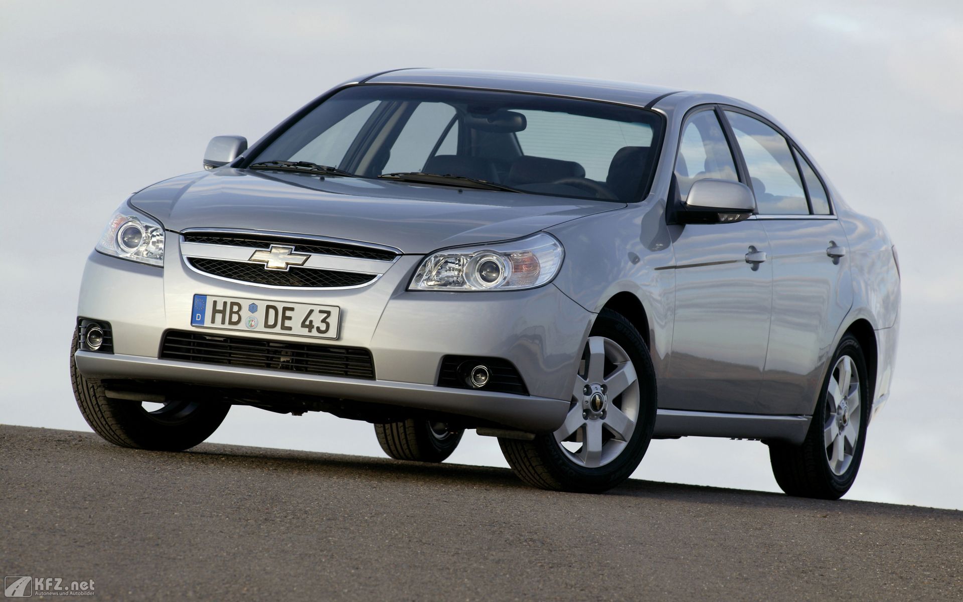 Chevrolet Epica  2.0 i 24V 143 - dane techniczne, wymiary, spalanie i opinie