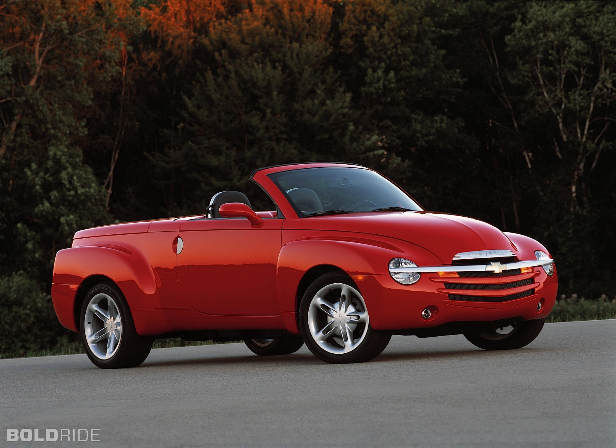 Chevrolet SSR  5.3 i V8 300 KM - dane techniczne, wymiary, spalanie i opinie