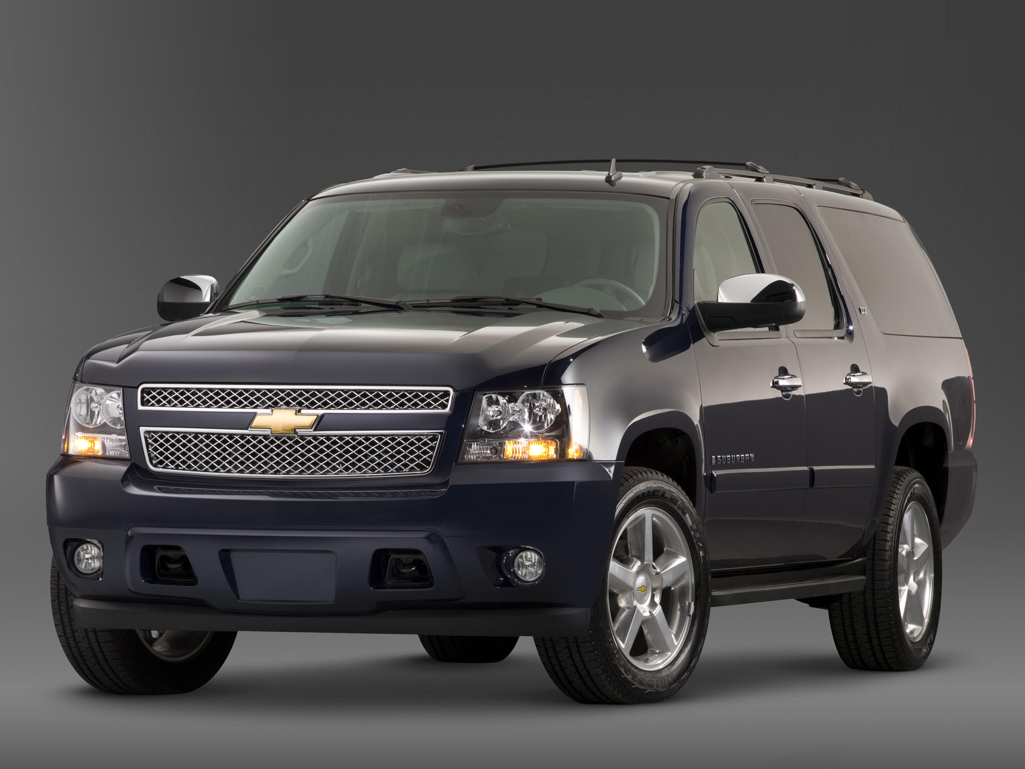 Chevrolet Suburban 6.0 i V8 16V AWD 359 KM - dane techniczne, wymiary, spalanie i opinie