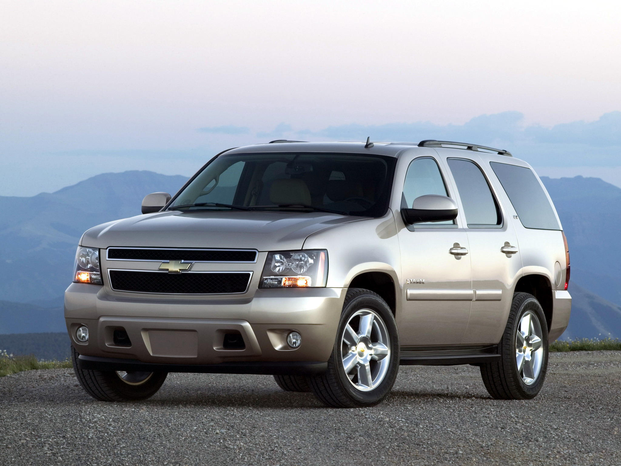 Chevrolet Tahoe  5.3 i V8 324 KM - dane techniczne, wymiary, spalanie i opinie