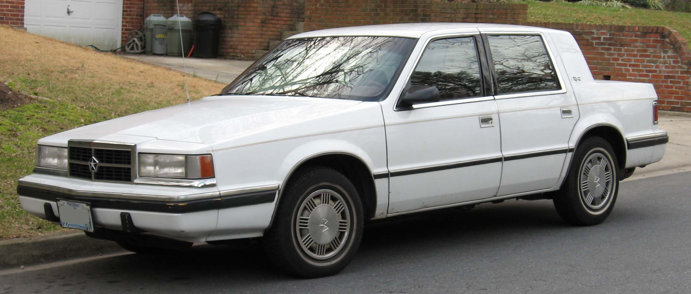 Chrysler Dynasty  2.5L Sedan