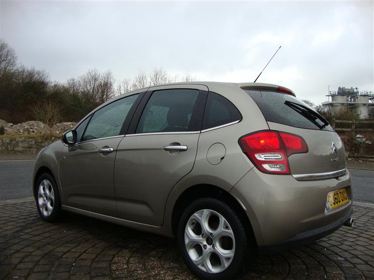 Citroen C3  1.2 MT (68 HP) Hatchback