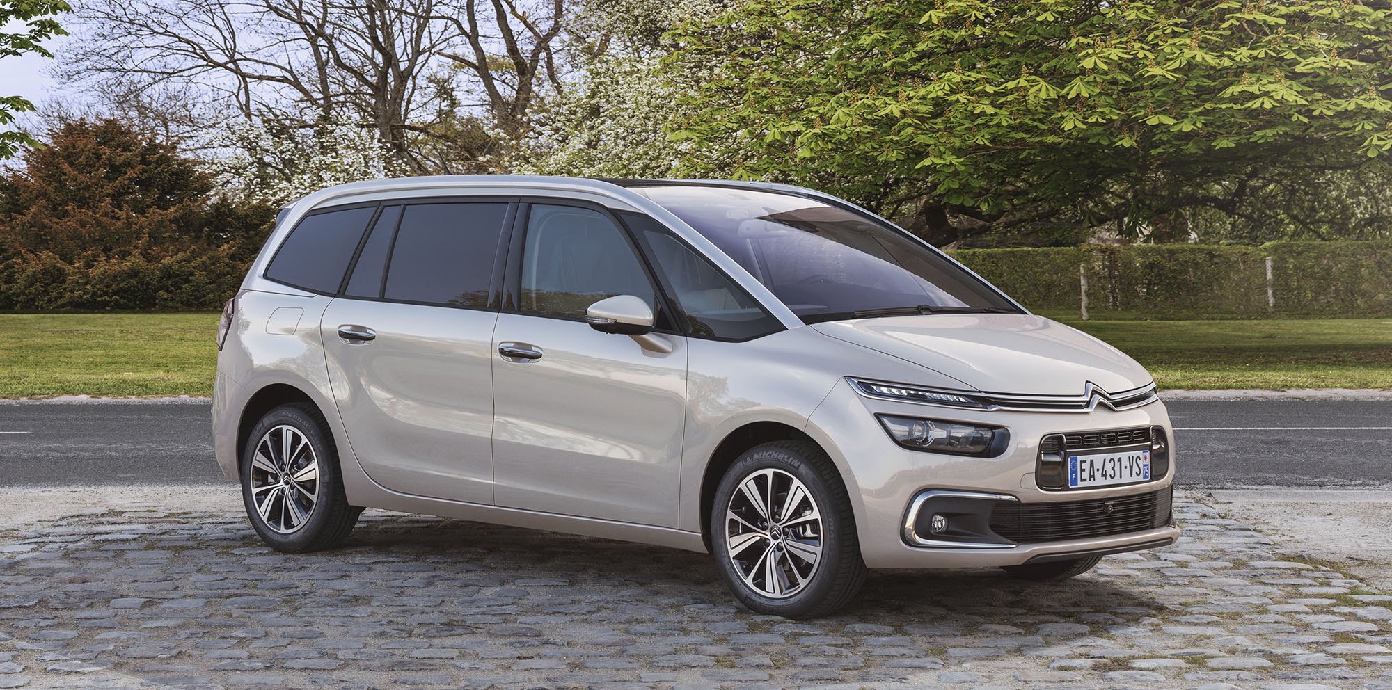 Citroen C4-Picasso  1.2 AT (130 HP) Compact