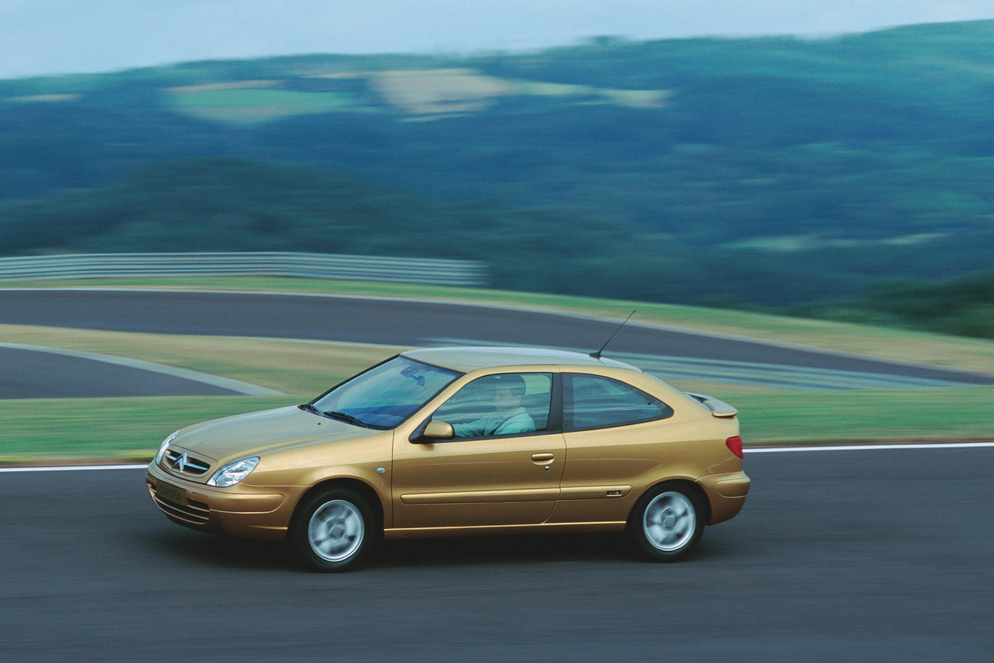 Citroen Xsara  1.6 i 16 V 109 KM Hatchback