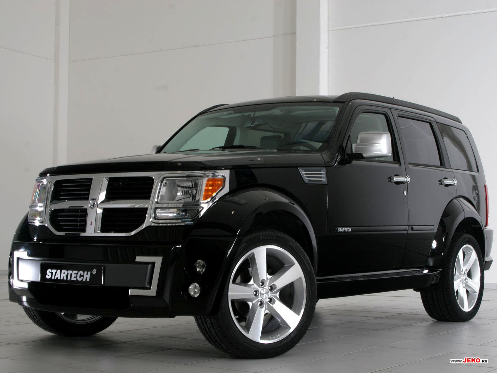 Dodge Nitro  4.0 i V6 24V 4WD 258 KM - dane techniczne, wymiary, spalanie i opinie