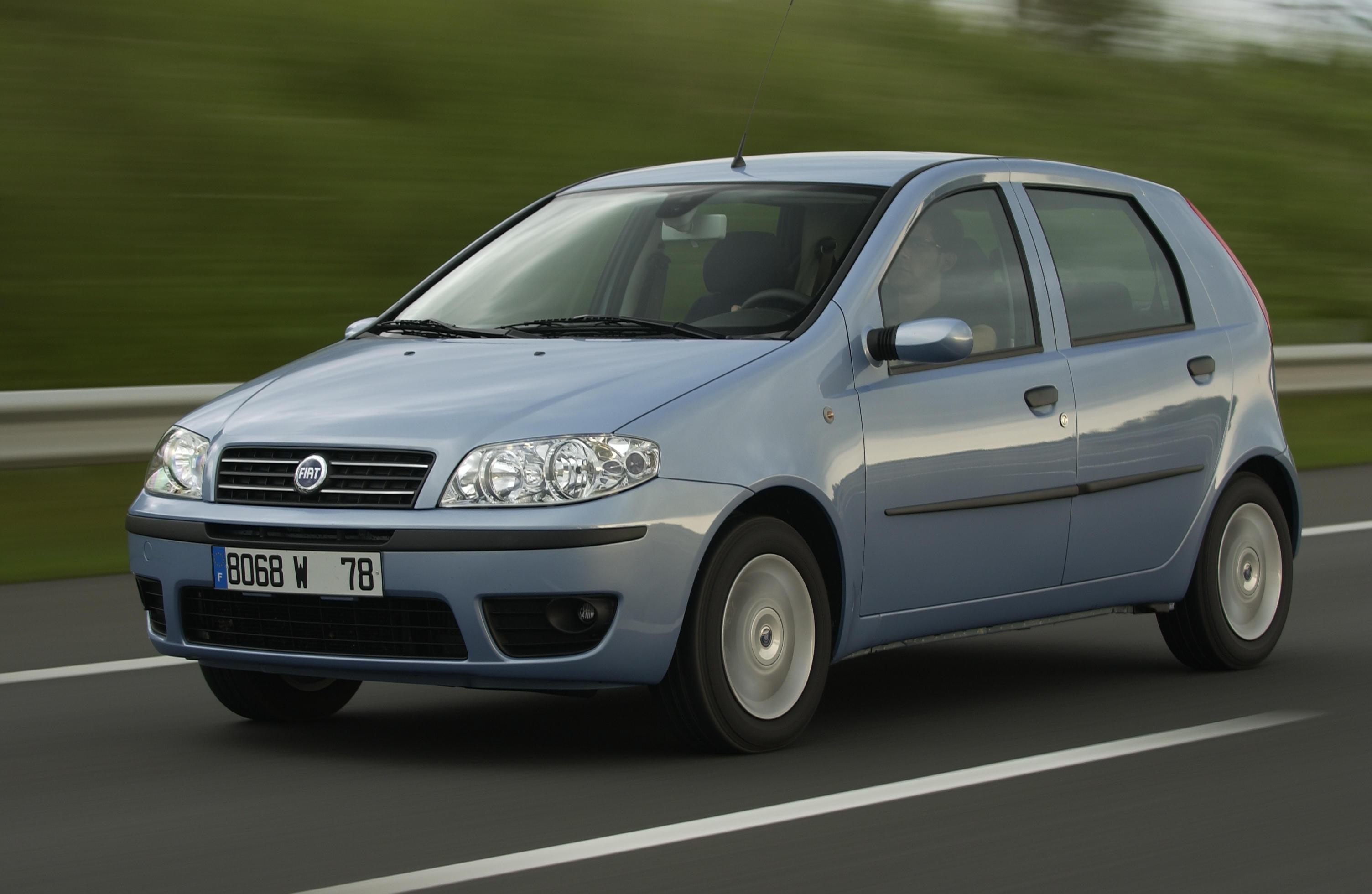 Fiat Punto  1.9 CRDi Multijet 5 dr 100 KM - dane techniczne, wymiary, spalanie i opinie