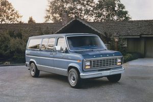 Ford Econoline 5.4 i V8 XLT 238 KM Minivan