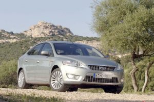 Ford Mondeo 2.3 i 16V 160 KM Hatchback