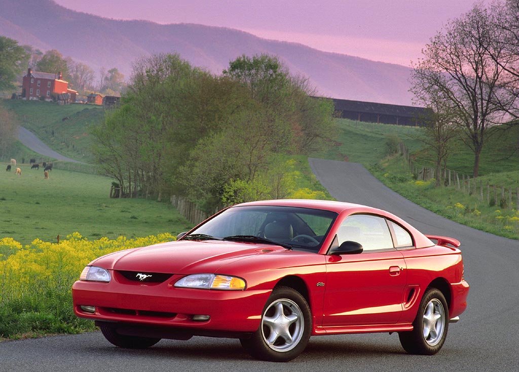 Ford Mustang  3.8 V6 190 KM - dane techniczne, wymiary, spalanie i opinie