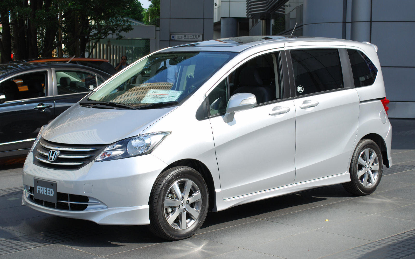 Honda Freed 1.5i (118Hp) AT 4WD - dane techniczne, wymiary, spalanie i opinie