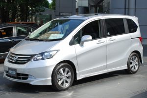 Honda Freed 1.5i (118Hp) CVT 4WD Minivan