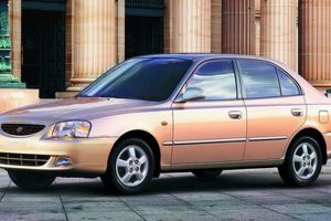 Hyundai Accent  1.5 i 16V 102 KM Sedan