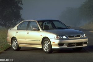 Infiniti G20  2.0 16V 145 KM SUV