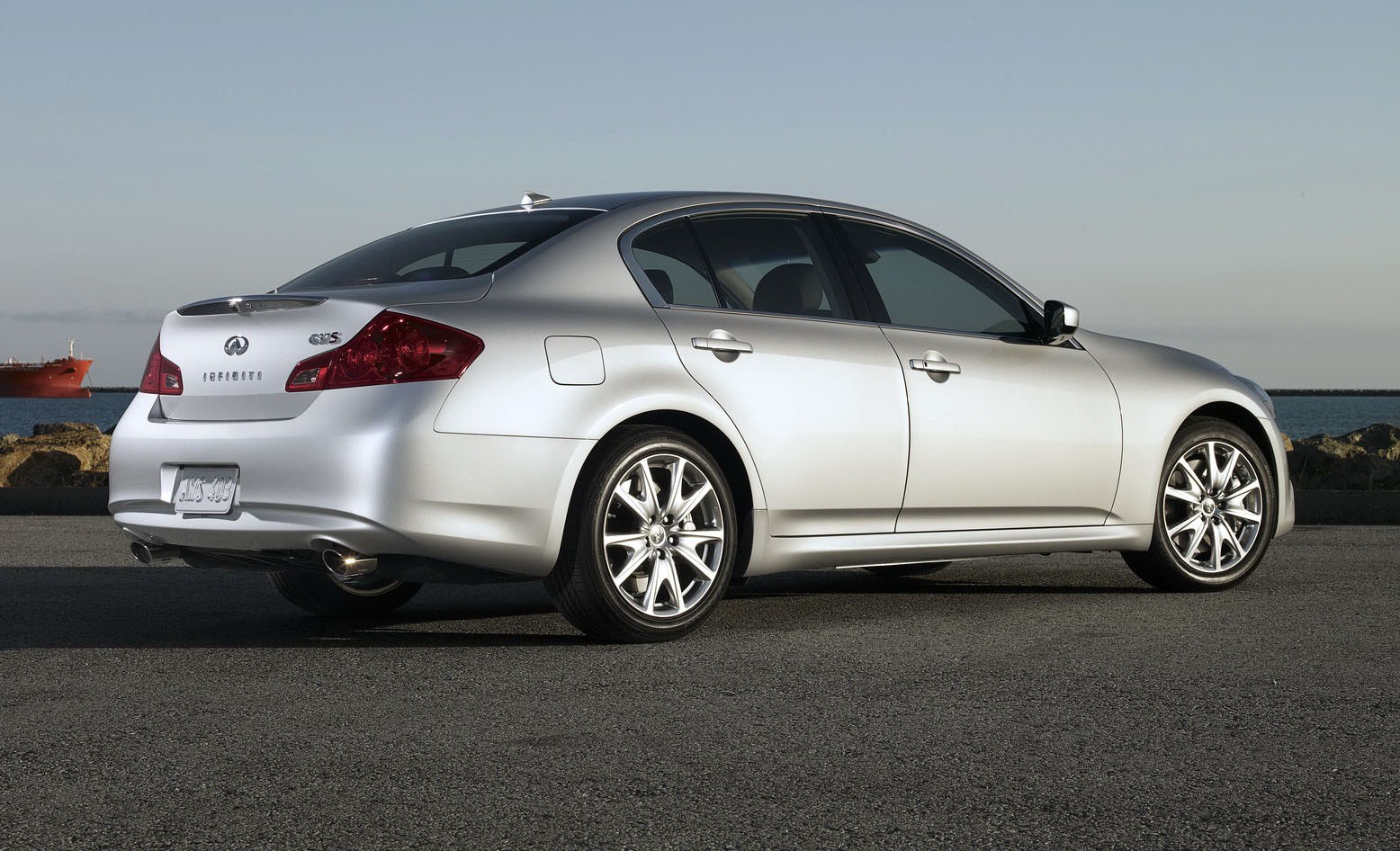 Infiniti Q60 3.7 AT (333 KM) 4WD - dane techniczne, wymiary, spalanie i opinie