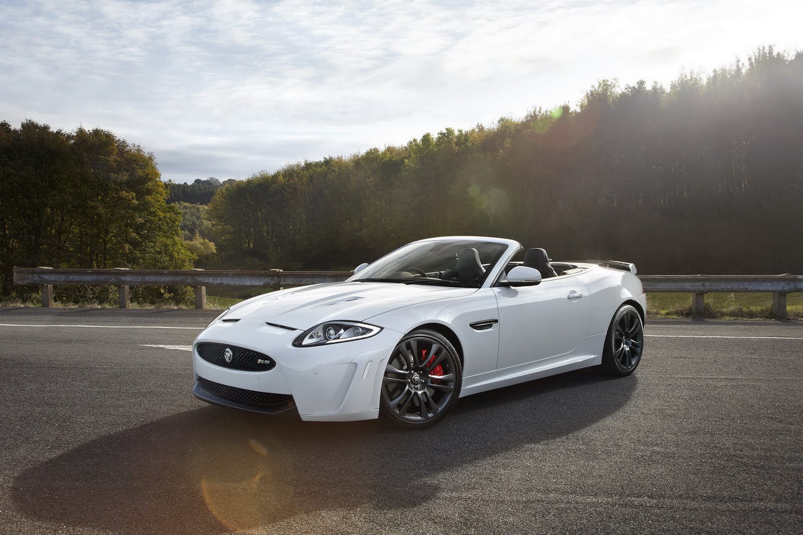 Jaguar XKR  4.2 i 416 KM - dane techniczne, wymiary, spalanie i opinie