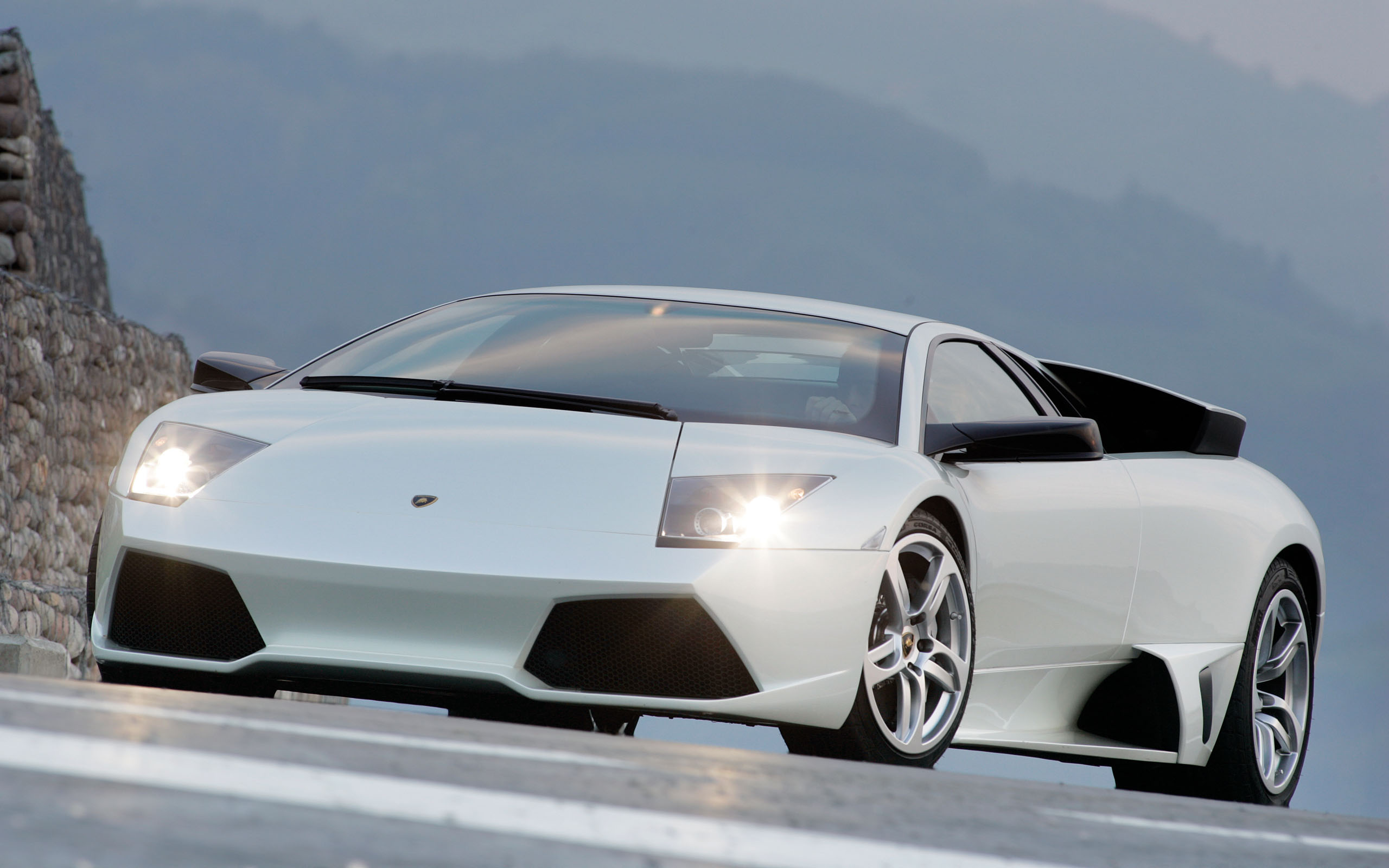 Lamborghini Murcielago  6.5i V12 640KM - dane techniczne, wymiary, spalanie i opinie