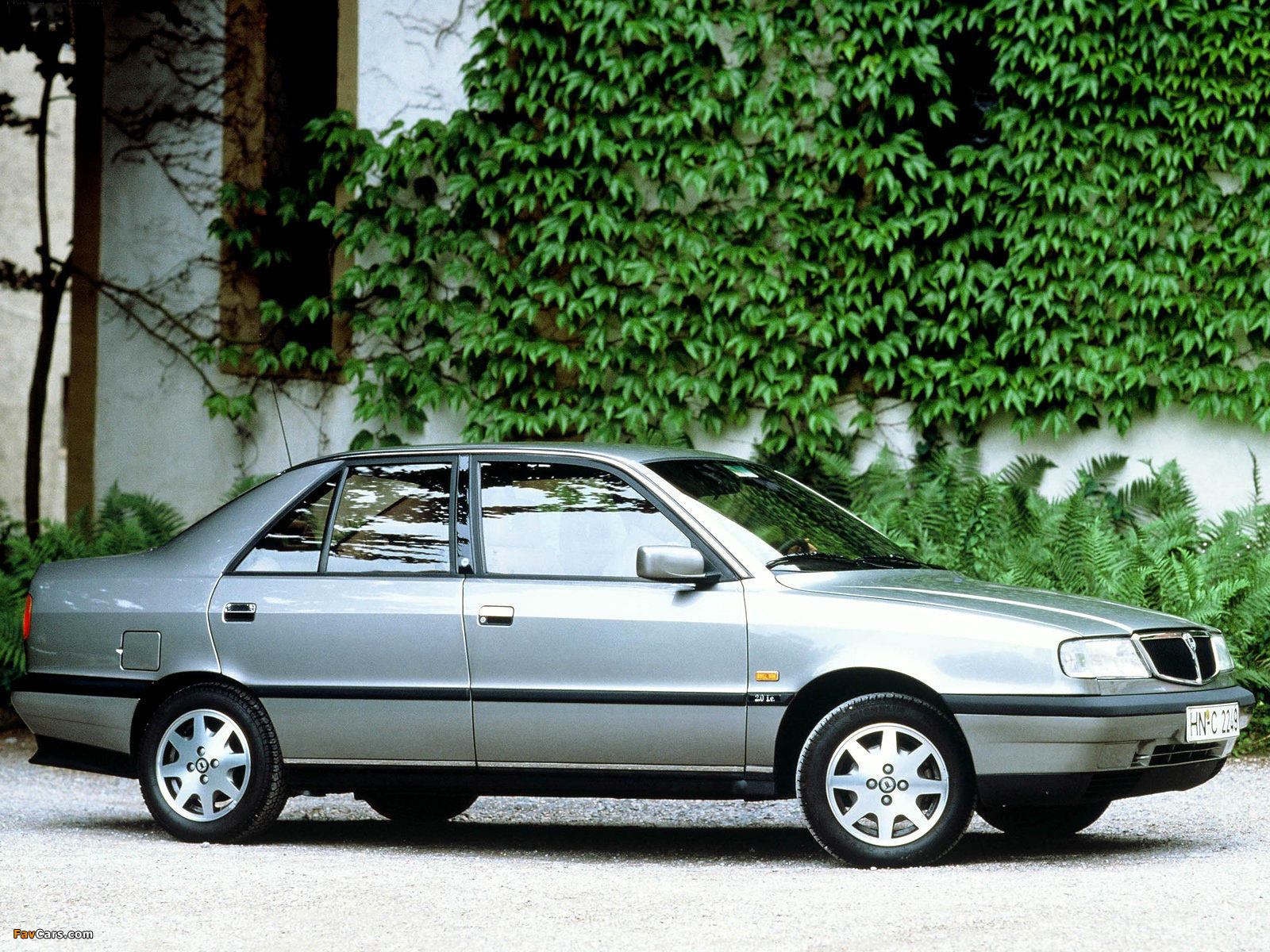Lancia Dedra  1.6 i.e. 75 KM - dane techniczne, wymiary, spalanie i opinie