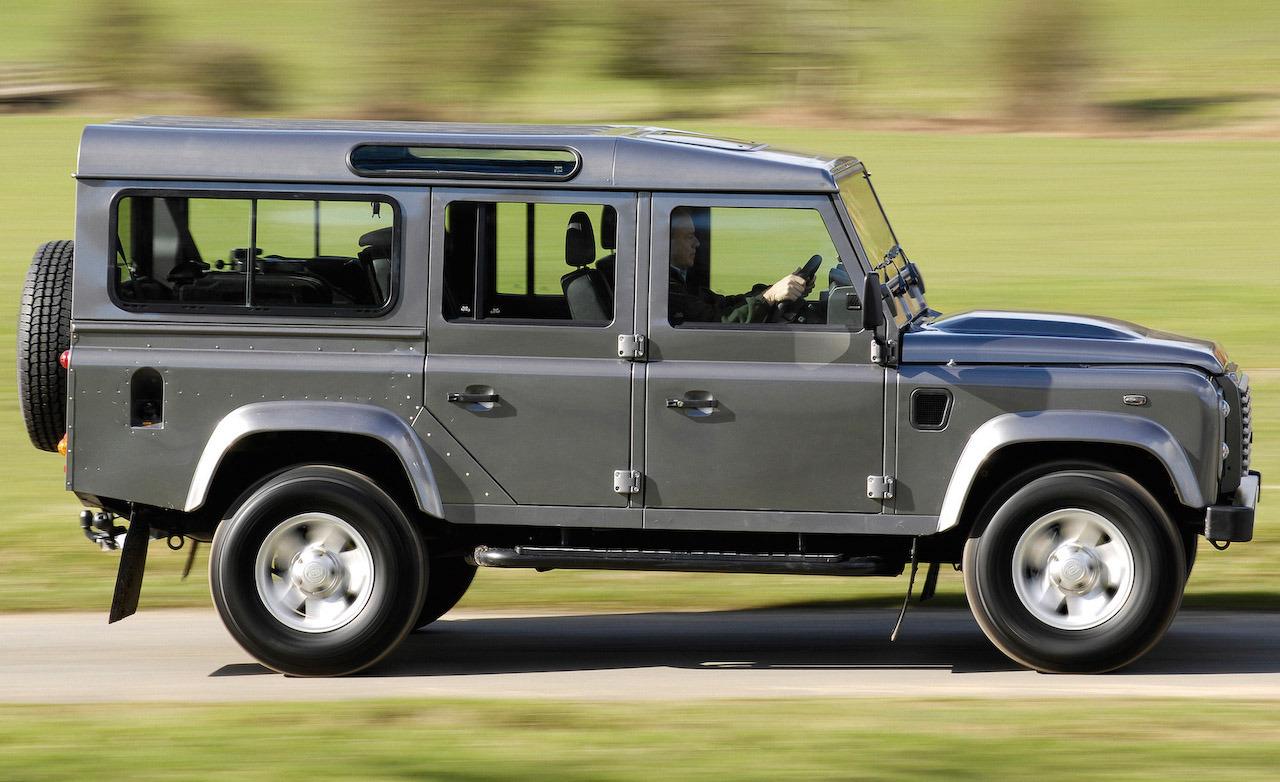 Land-Rover Defender  2.5 TDi 113 KM - dane techniczne, wymiary, spalanie i opinie