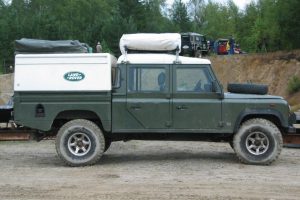 Land-Rover Defender 2.5 TDi 113 KM Pickup