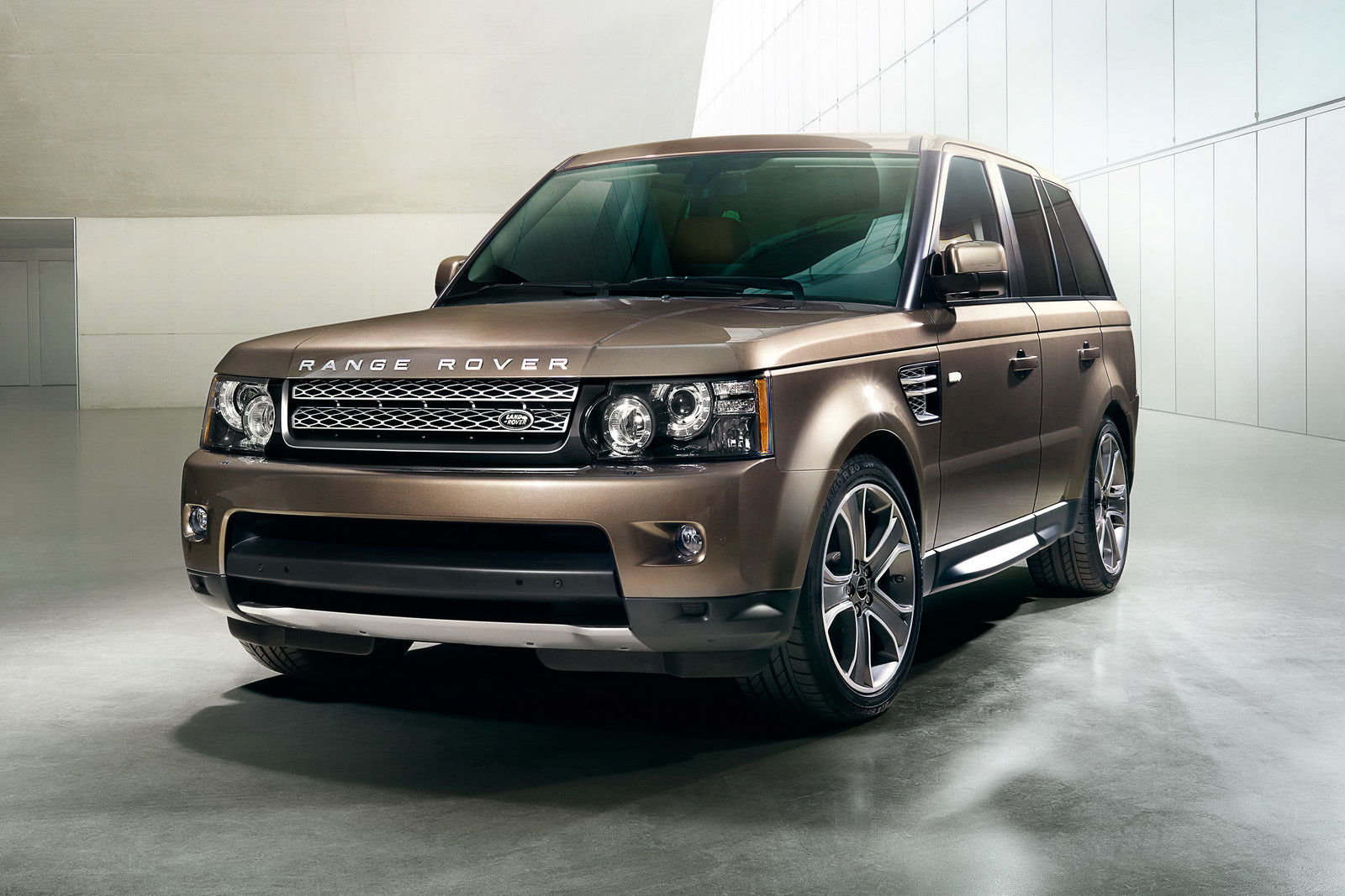 Land-Rover Range-Rover  4.4 SD V8 (339Hp) - dane techniczne, wymiary, spalanie i opinie
