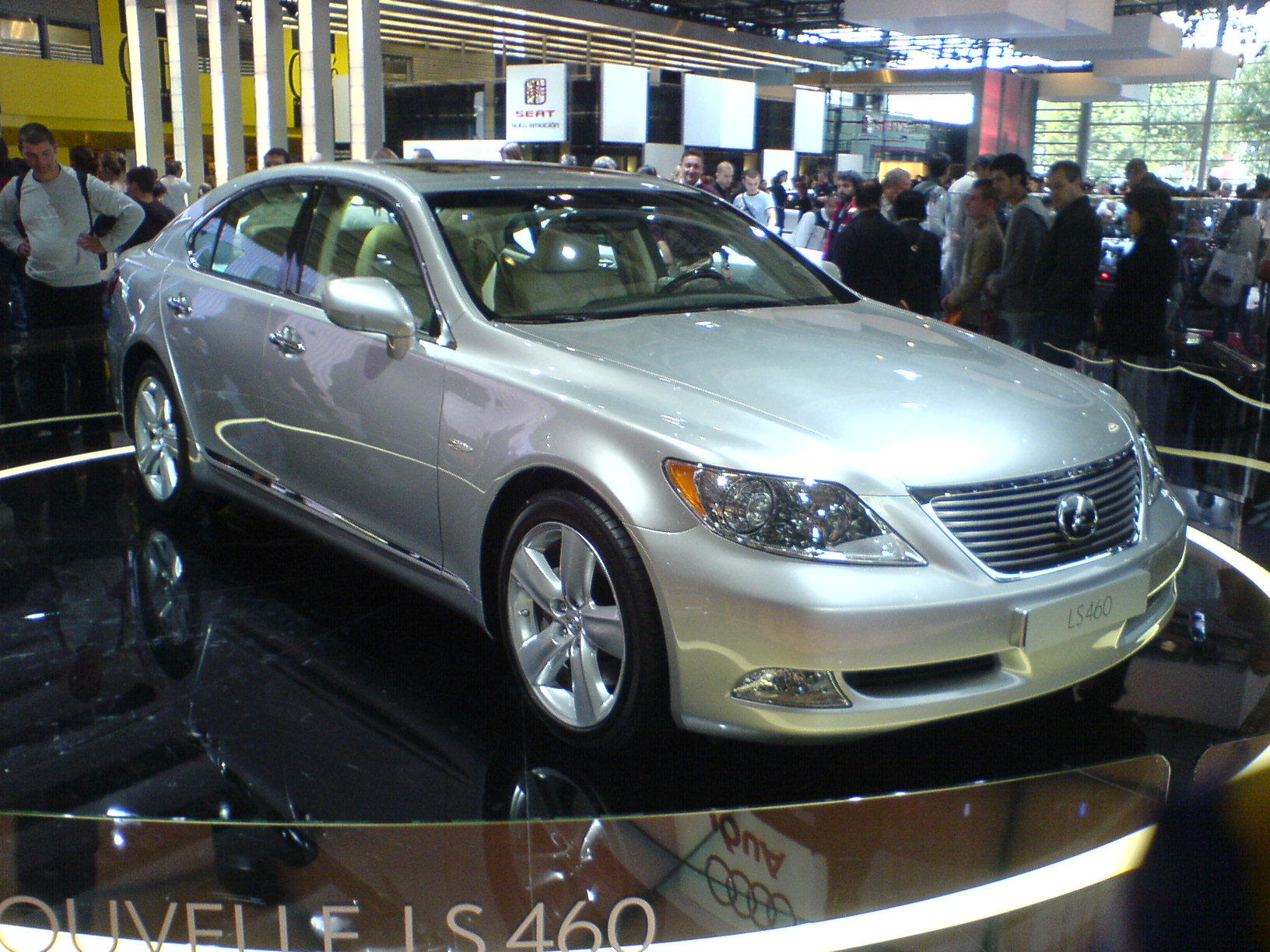 Lexus LS 460 (367Hp) AWD - dane techniczne, wymiary, spalanie i opinie