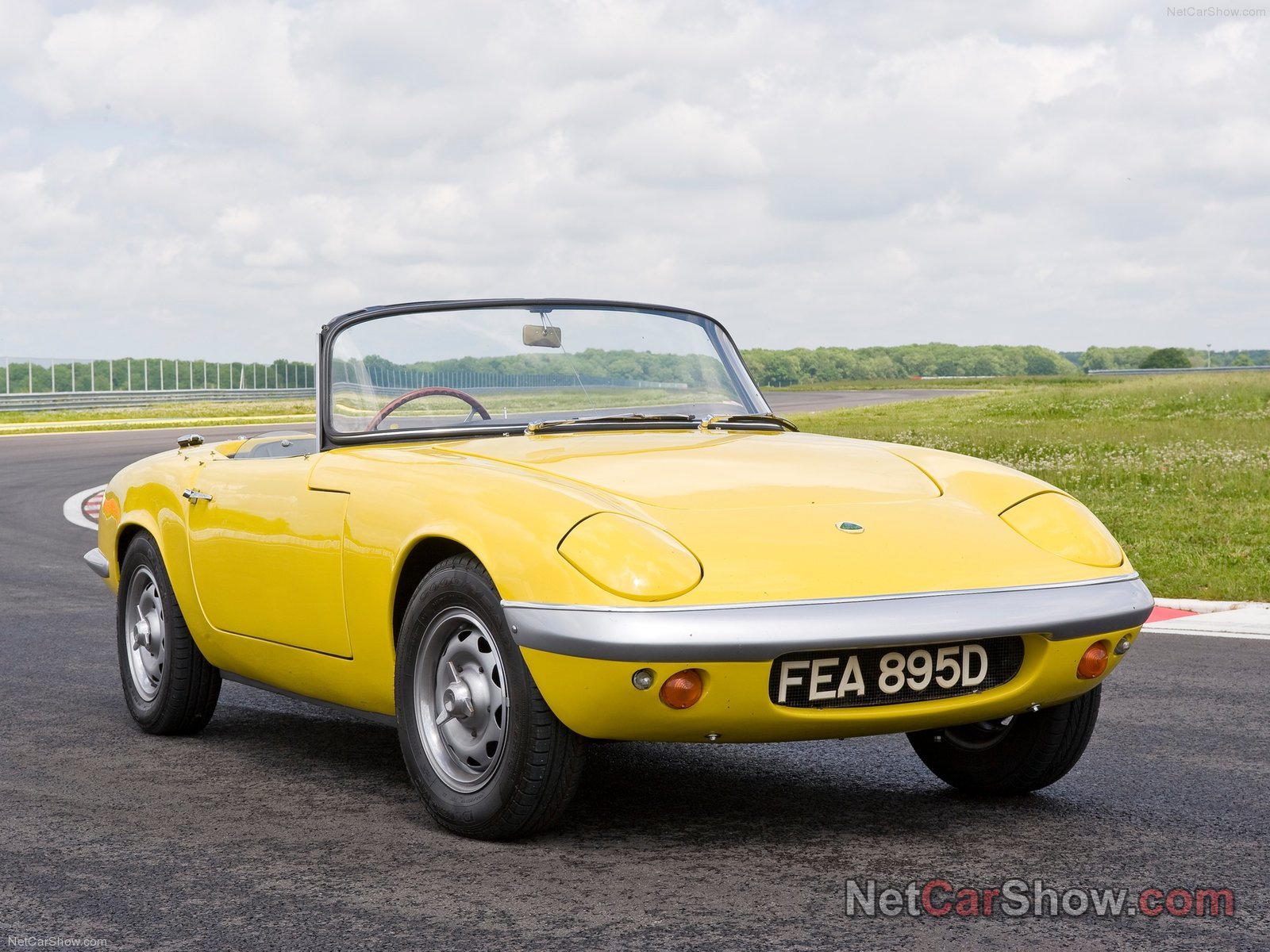 Lotus Elan  1.6 i 16V 132 KM - dane techniczne, wymiary, spalanie i opinie