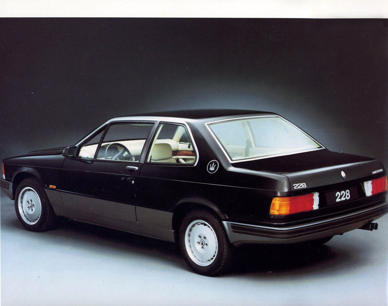 Maserati 228 2.8 i V6 Turbo 250 KM - dane techniczne, wymiary, spalanie i opinie