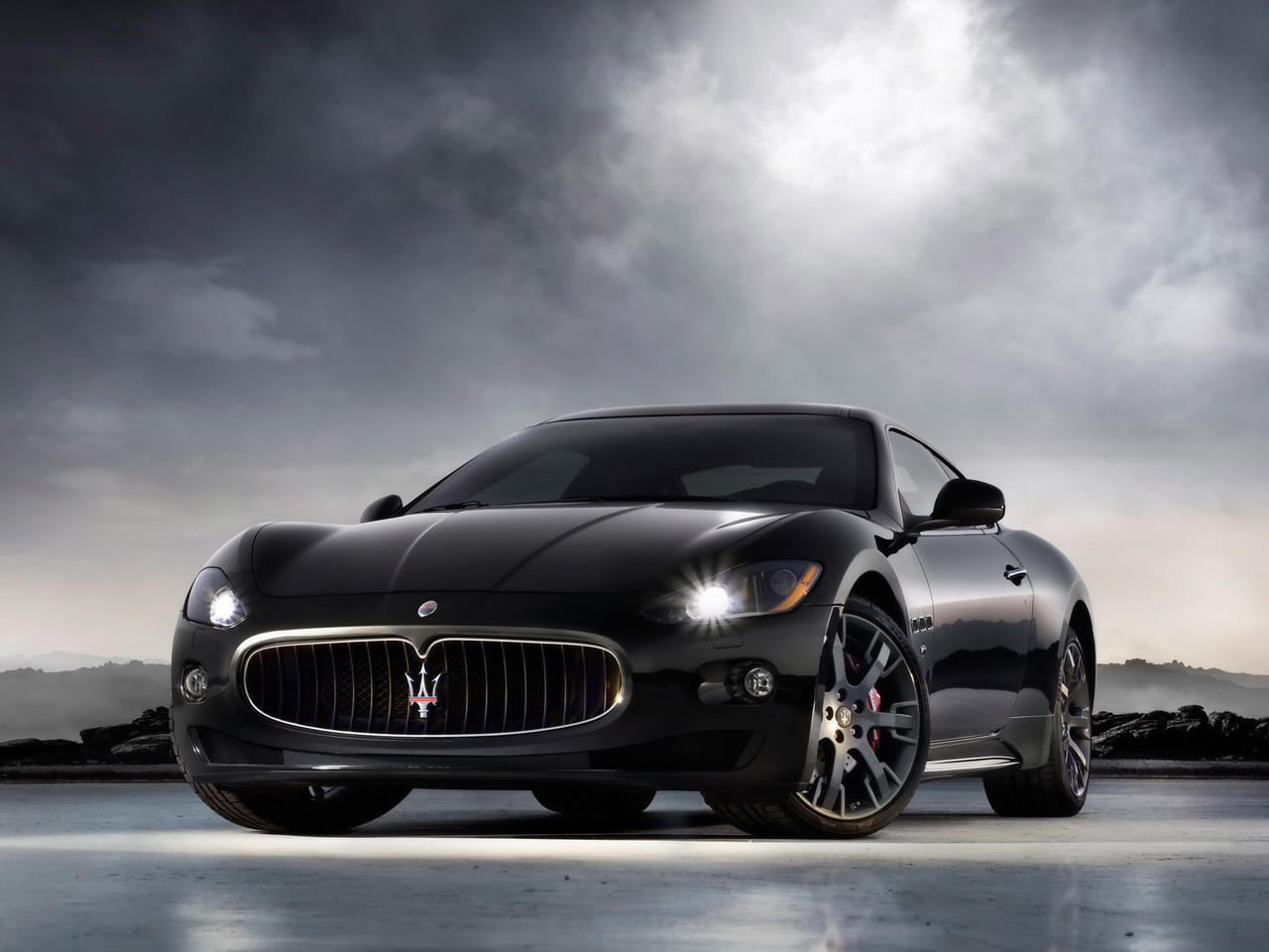 Maserati GranTurismo  4.2 i V8 32V 405 KM - dane techniczne, wymiary, spalanie i opinie