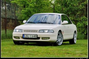 Mazda 626 2.0 i 115 KM Sedan